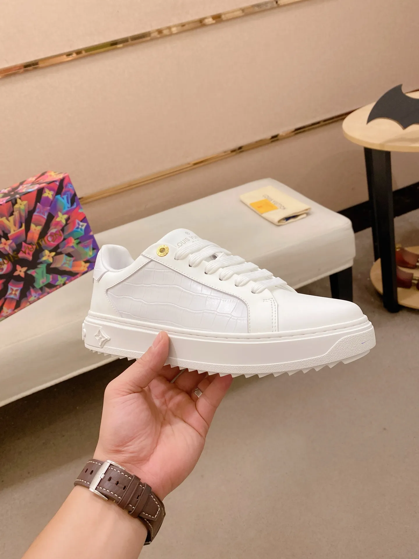 Men's shoes💰: 540💰(Niuli: full package) louis vuitton (Louis Vuitton/lv) top 🔍🔍 new models are on sale at the same time at the counter. The upper 🇮🇹 is imported from Italy, first-layer cowhide, and the lining is fully imported cowhide. 💪💪, completely 1⃣️ to 1 ⃣️Re-engraved🇮🇹💪💪, ⚠Sole: The original sole is specially provided by the original factory, the exclusive movable molded sole is super comfortable, ⚠The original factory follows the order, 🔍🔍high quality, you can enter and exit the counter at will, welcome to compare⚠. Code number:38-44
